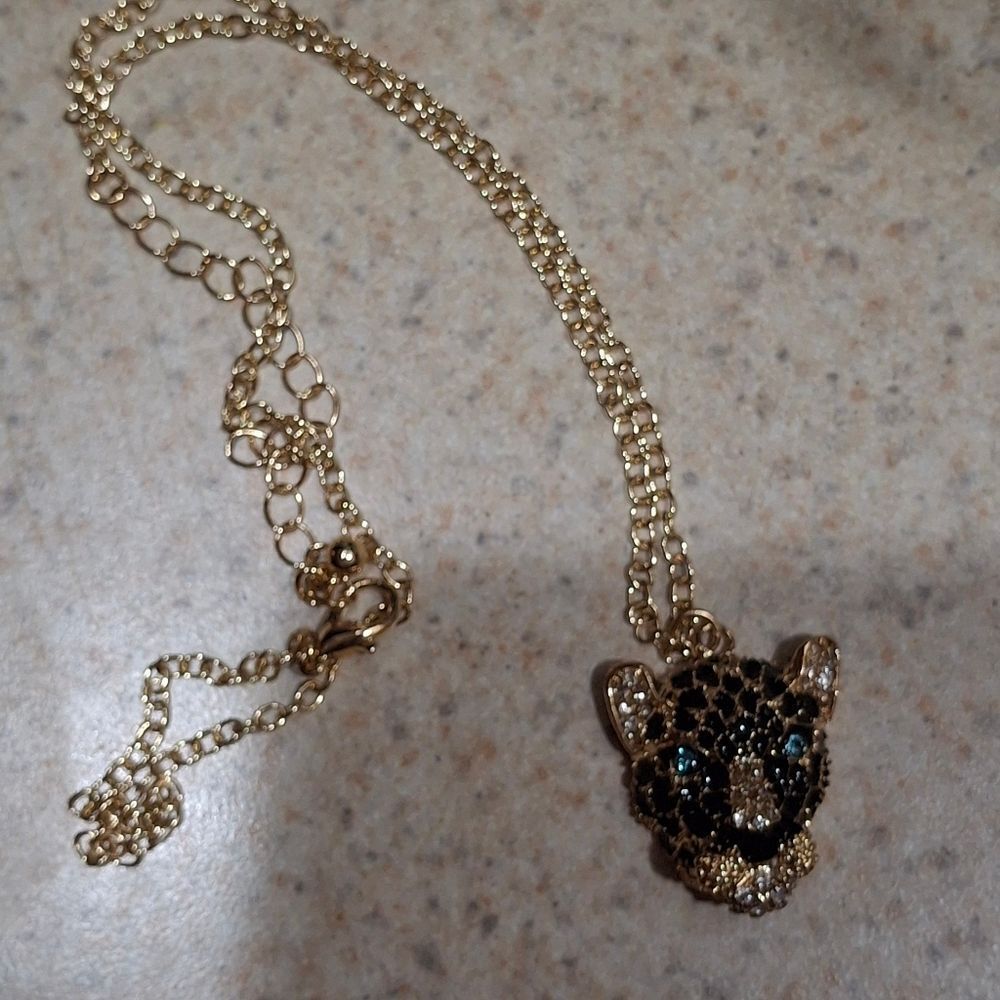 Gold Leopard Head Rhinestone Necklace - Picture 6 of 8